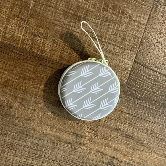 NEW Pacifier Clips - Picture 5 of 5